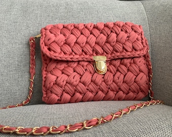 Crochet Crossbody Crochet bag made from fabric cloth t-Shirt yarn. Detachable strap. Can use as a clutch. Gift for mom. Gift for her.