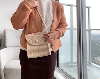 Women&#39;s handmade aesthetic crossbody bag from thick macrame cords. Gifts for her.