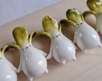 glad bok choy - handgjord polymerlera berlock