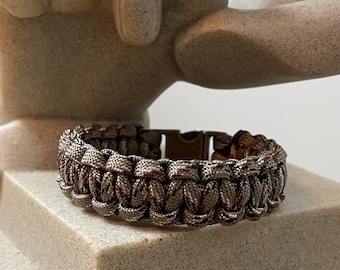 Pulsera de paracord hecha a mano con estampado de camuflaje del desierto - Estilo cobra, tamaño personalizado