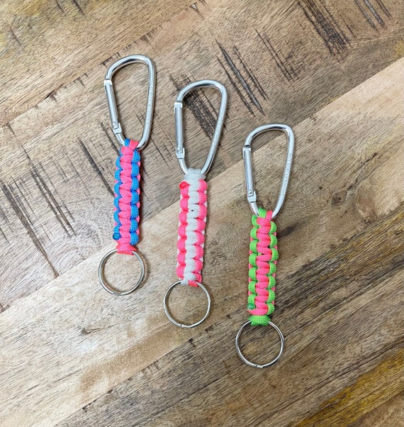 Mousqueton Paracord – Générique – Occasion (bon état)