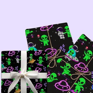 Funny Alien Wrapping Paper, Alien Birthday Party Decor, Sci Fi Wrapping Paper,  Novelty Wrapping Paper, Alien Wrapping Paper