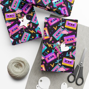 Papel de embrulho retrô dos anos 90, papel de embrulho temático dos anos 90, decoração de festa dos anos 90, aniversário dos anos 90, decoração de aniversário entre adolescentes, presente milenar, presente para a geração X