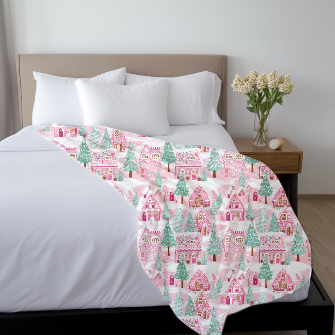 Pink Gingerbread Queen Size Fleece Blanket – Soft Christmas Throw 90x90 Inches