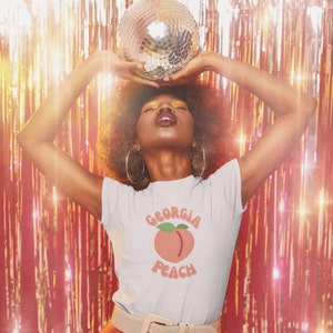 70s Retro Tee, Georgia Peach Graphic Retro T-shirt , Peachy Tee, Georgia T-Shirt