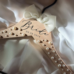 Bridesmaid Hangers | Wedding Dress Hanger | Groomsmen Hangers