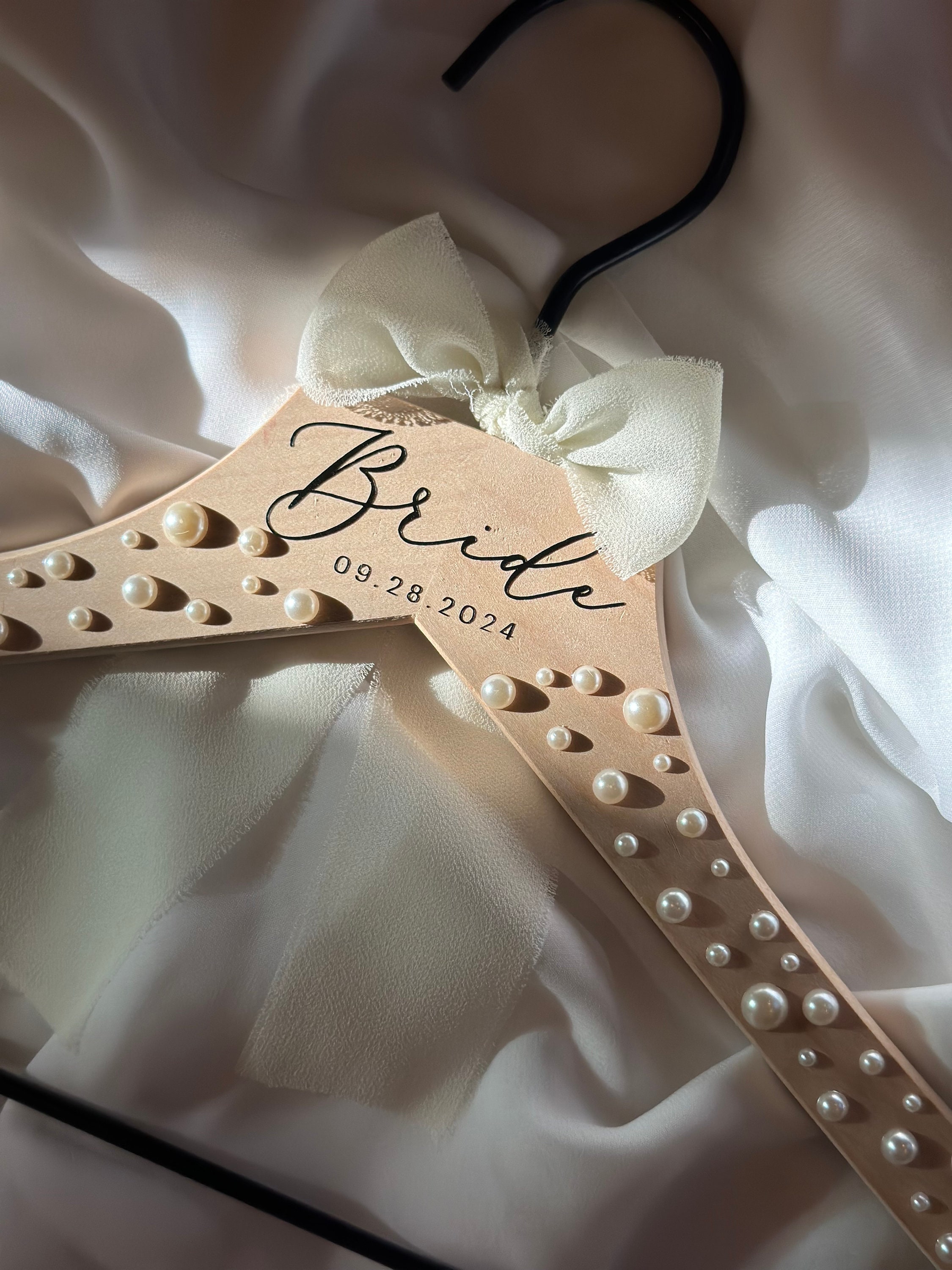 Bridesmaid Hangers | Wedding Dress Hanger | Groomsmen Hangers
