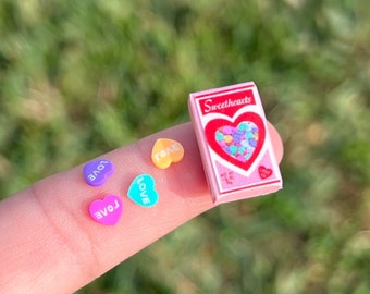 Miniature Valentine’s Day Dollhouse Candy Hearts, Mini Vday Doll House Home Decor, Kitchen Food Valentine Sweets Treats Love Decorations