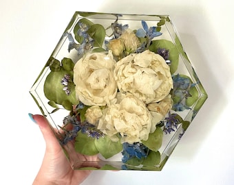 Conservación personalizada de flores en resina: recuerdo del ramo de boda