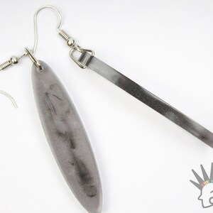 Clouded Oval Resin Dangle Earrings