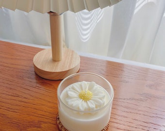 Daisy Soy Wax Candle - Floral Aromatherapy | Hand-Poured | Natural Scent | Home Decor