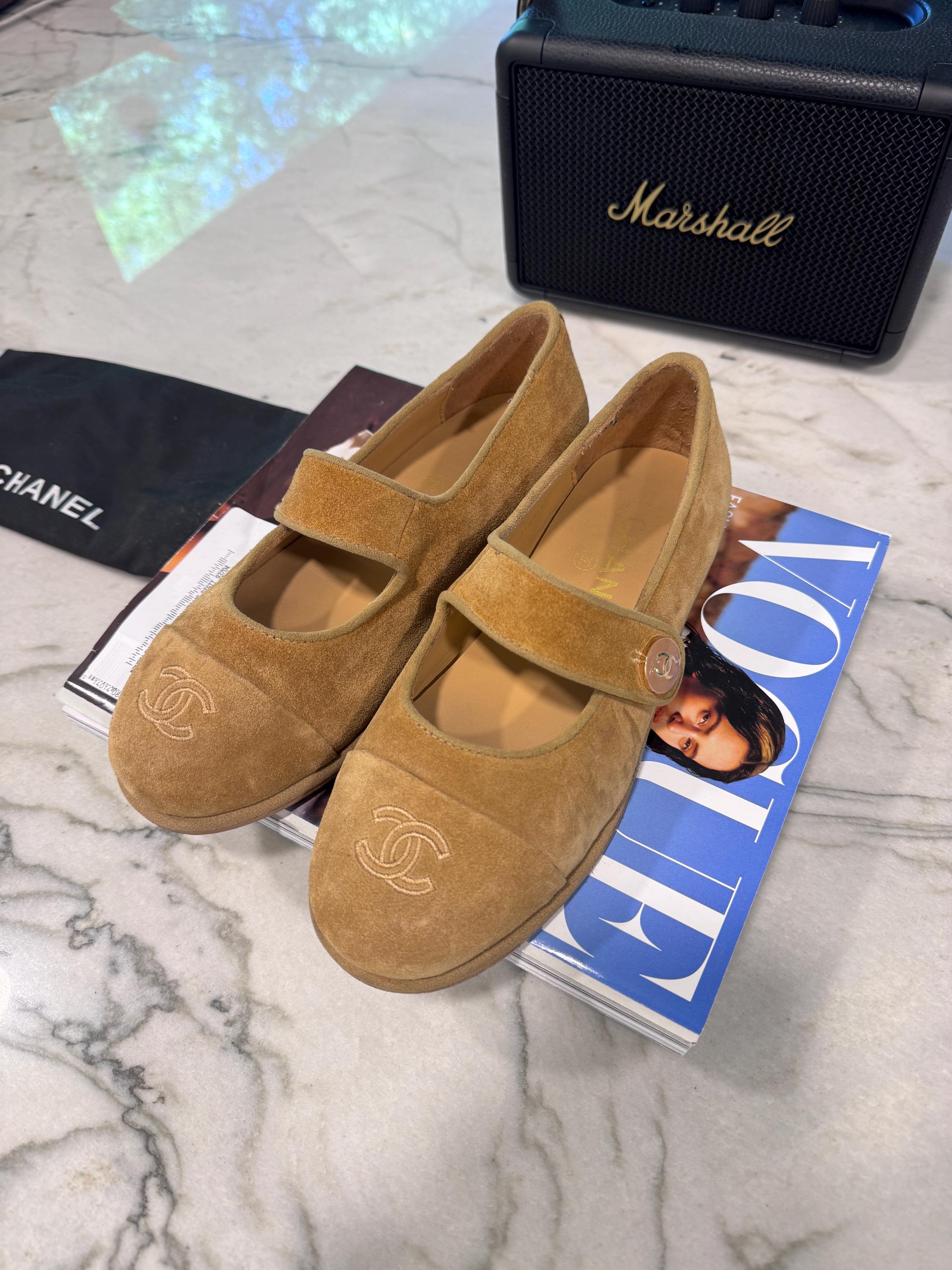 Chanel cap toe shoes - Etsy 日本