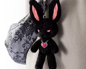 ダークゴシックなぬいぐるみ、ウサギのぬいぐるみキーチェーン、ピンク