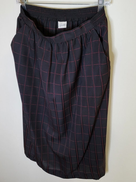 Pencil skirt by Pykettes.  Size M - image 8