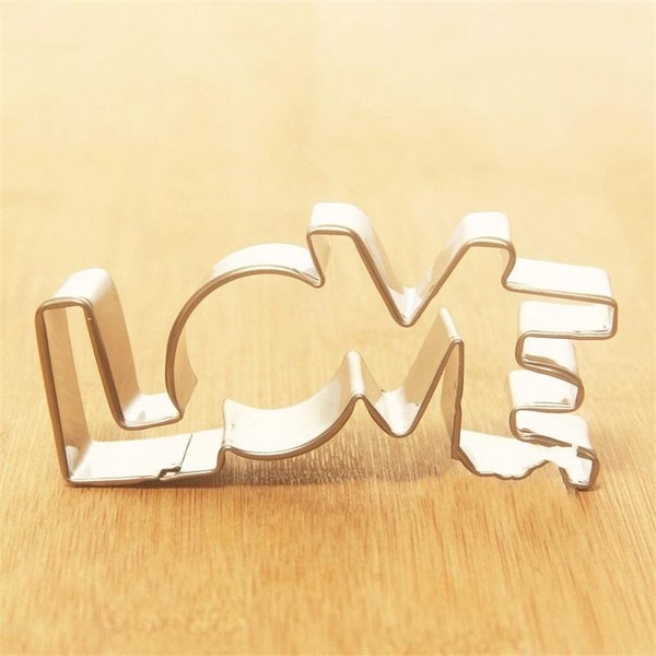 LOVE Letter Shape Forms For Biscuit Mold Bakeware Lover Series Design Stainless Steel Cookie Cutter Pastry Confectionery Tools