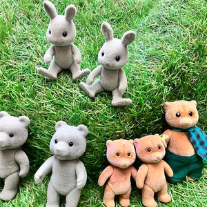 Sylvanian Families Evergreen Bear, Bunnies & Friends
