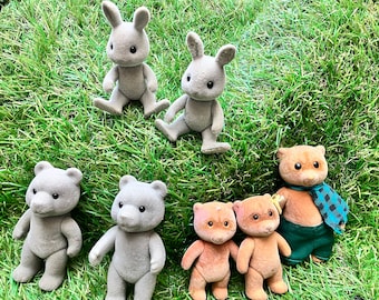 Sylvanian Families Evergreen Bear, Bunnies & Friends
