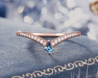 Kite Alexandrite Wedding Band Rose Gold Minimalist Alexandrite Ring Curved Moissanite Matching Rings Wedding Rings For Women