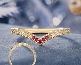 Alliance incurvée rubis Bague de mariage rubis en or massif Bague de promesse vigne gravée à la main Pierre rouge à chevrons Anneaux empilables