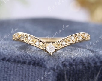 Vintage Moissanite Curved Engraved Wedding Band Ring Solid Gold Moissanite Leaf Wedding Ring Nature Promise Ring For Women Anniversary Gift