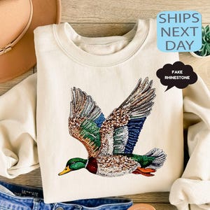 Sudadera con diseño de pato real volador con diamantes de imitación, suéter de caza, sudadera campestre, sudadera para caza de patos, regalo para amantes de la caza, atuendo para exteriores