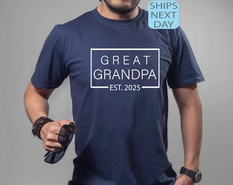 Kundenspezifische Urgroßmutter EST. 2025 Shirt, Babymitteilung T-Shirt, Urgroßvater EST 2025 Shirt, Geschenk für Papa, Geschenk für Opa, Weihnachtsgeschenk