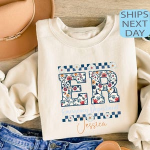 Sweatshirt op maat gemaakte bloemen spoedafdeling, hoodie spoedeisende hulp, hoodie spoedeisende hulp, cadeau verpleegkundige, trui afdeling spoed, verpleegkundige crewneck, T-shirt spoedeisende hulp