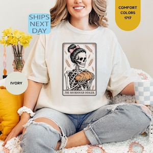 Sauerteigbrot Shirt, Comfort Colors® Sauerteig Baker Tarot Karte T-Shirt, Halloween Hausfrau T-Shirt, lustiges Hausfrau Shirt, Sauerteig T-Shirt