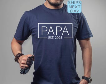 Custom Papa EST. 2025 Shirt, Baby Ankündigung T-Shirt, Papa EST 2025 Shirt, offenbaren Papa T-Shirt, Geschenk für Papa, Geschenk für Opa, Weihnachtsgeschenk