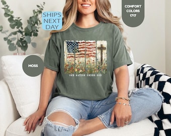 Camiseta Comfort Colors® "Uma Nação Sob Deus", Camiseta para o 4 de Julho, Camiseta Patriótica para o 4 de Julho, Camiseta para o Dia da Independência, Camiseta com a Bandeira Americana