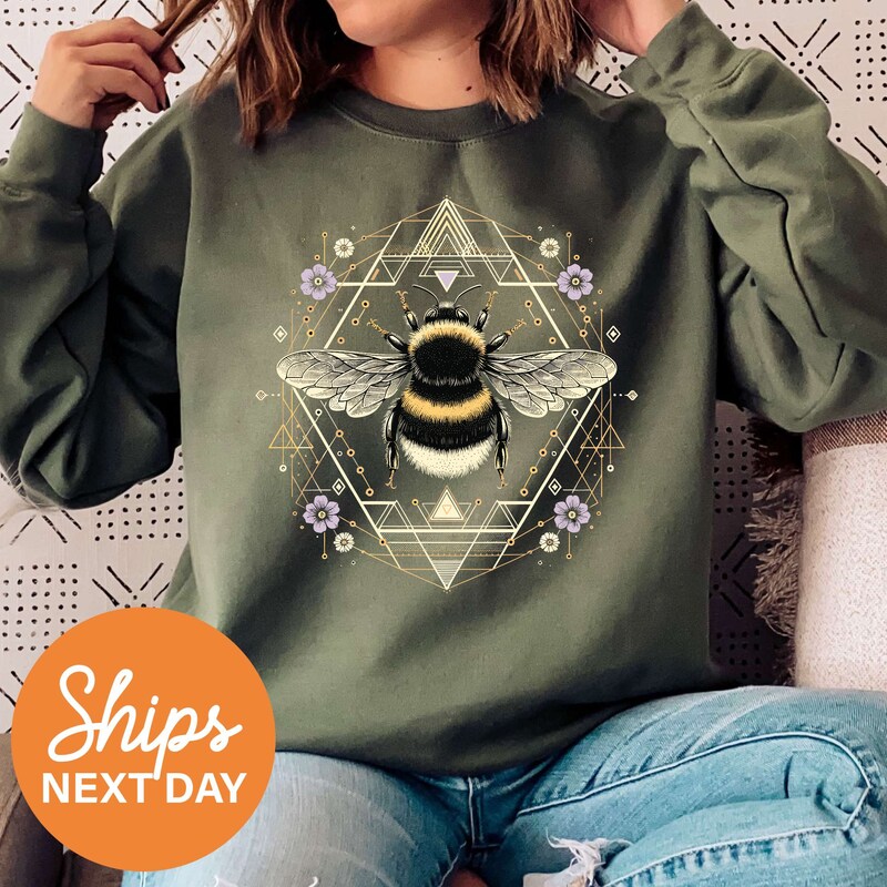 Bee 3d Sweater