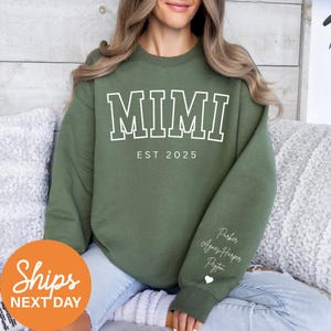 Personalized Mimi Sweatshirt With Kids Names On Sleeve, Custom Mimi Est Sweatshirt, Mimi Est 2025 Sweatshirt, Pregnancy Announcement Gifts
