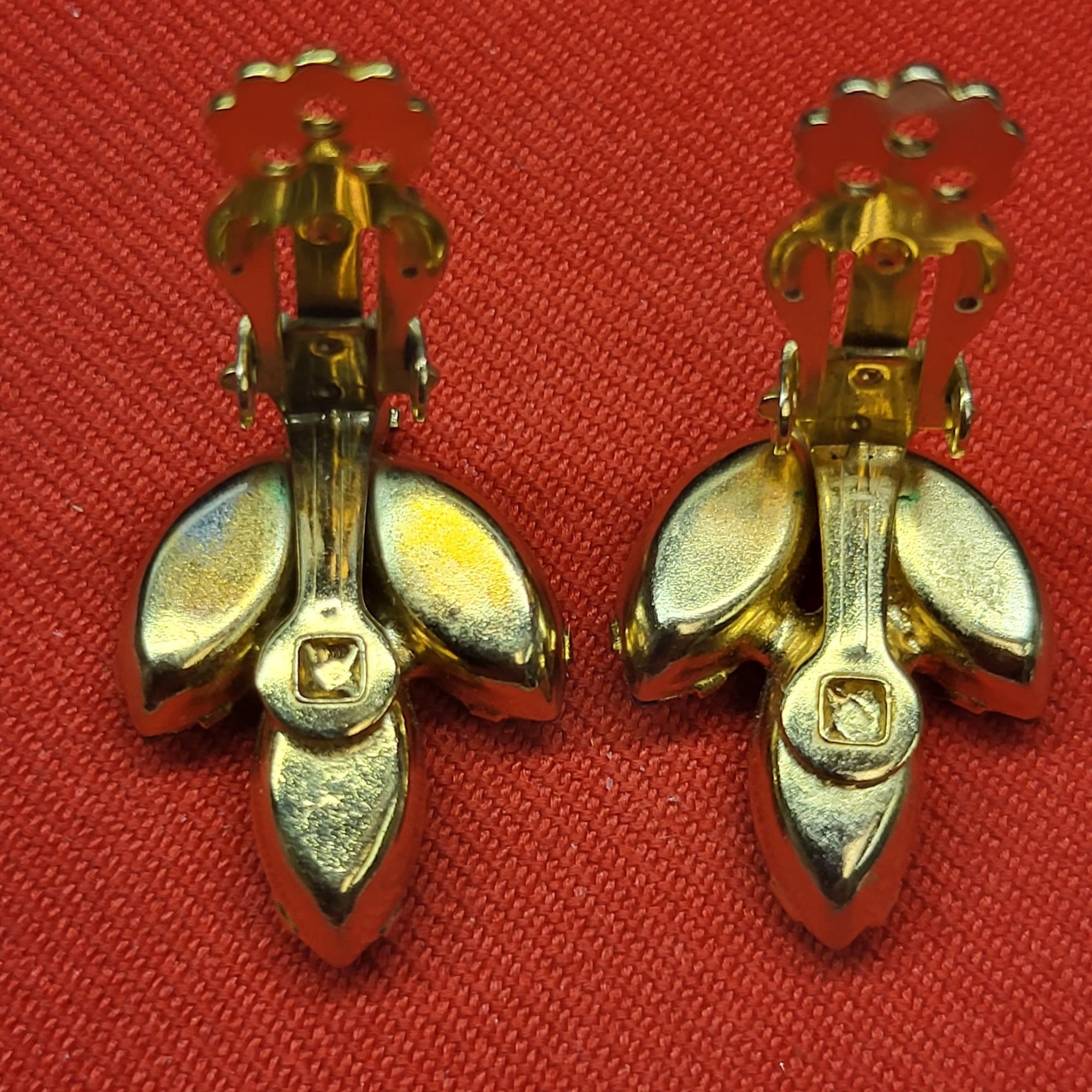Boucles D'oreilles Clips Vintage Dorées - Strass Multicolores - Marque Agata - Occasion
