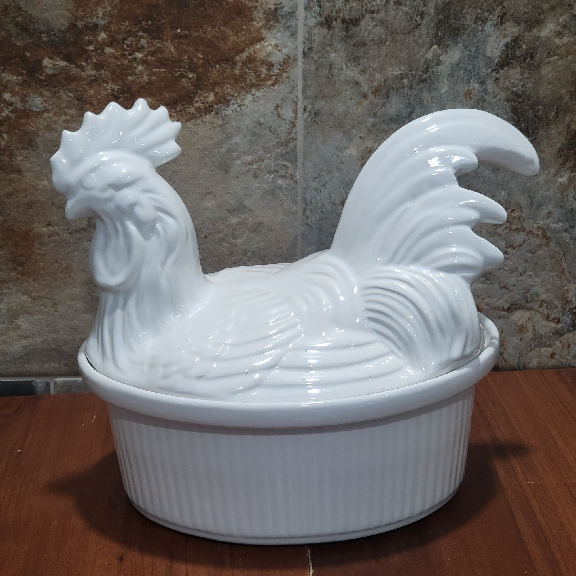 Vintage White Rooster Oval Covered Casserole Bowl Dish