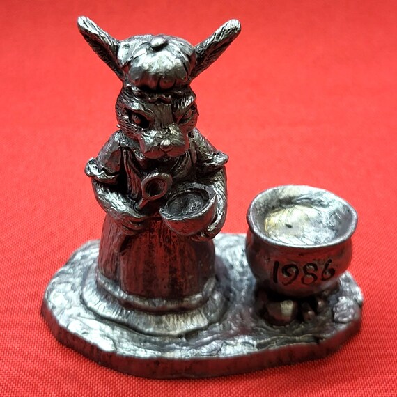 Michael Ricker Pewter Mary Gretchen Rabbit With Cooking Pot