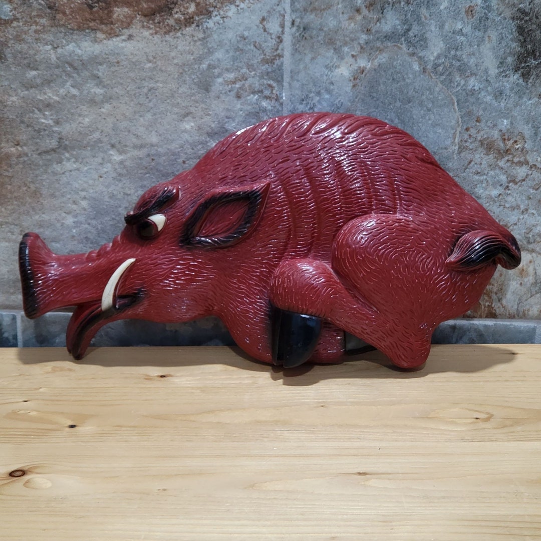 VTG Arkansas Razorback Mascot Collegiate Legacy Statue Chalk Ware Hog