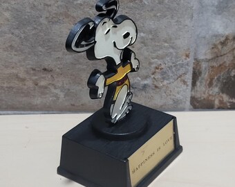 Peanuts Gang Aviva Snoopy Trophy Happiness is Love - Etsy