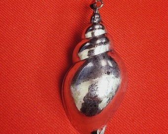 Vintage Metal Silver Tone Shell Charm Pendant