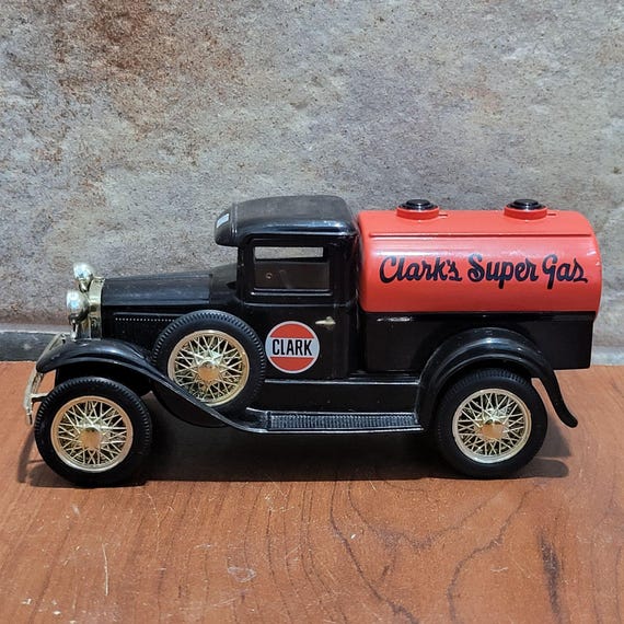 Ford 1930s Model A Tanker Clark Lockable Metal Vehicle Coin Bank 1