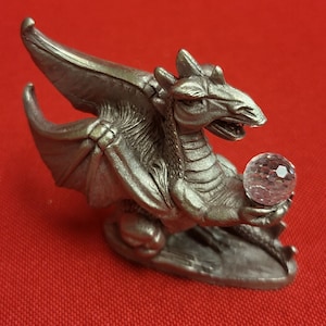 VTG Spoontiques CMR858 Pewter Miniature Winged Dragon Holding Swarovski Crystal 1987