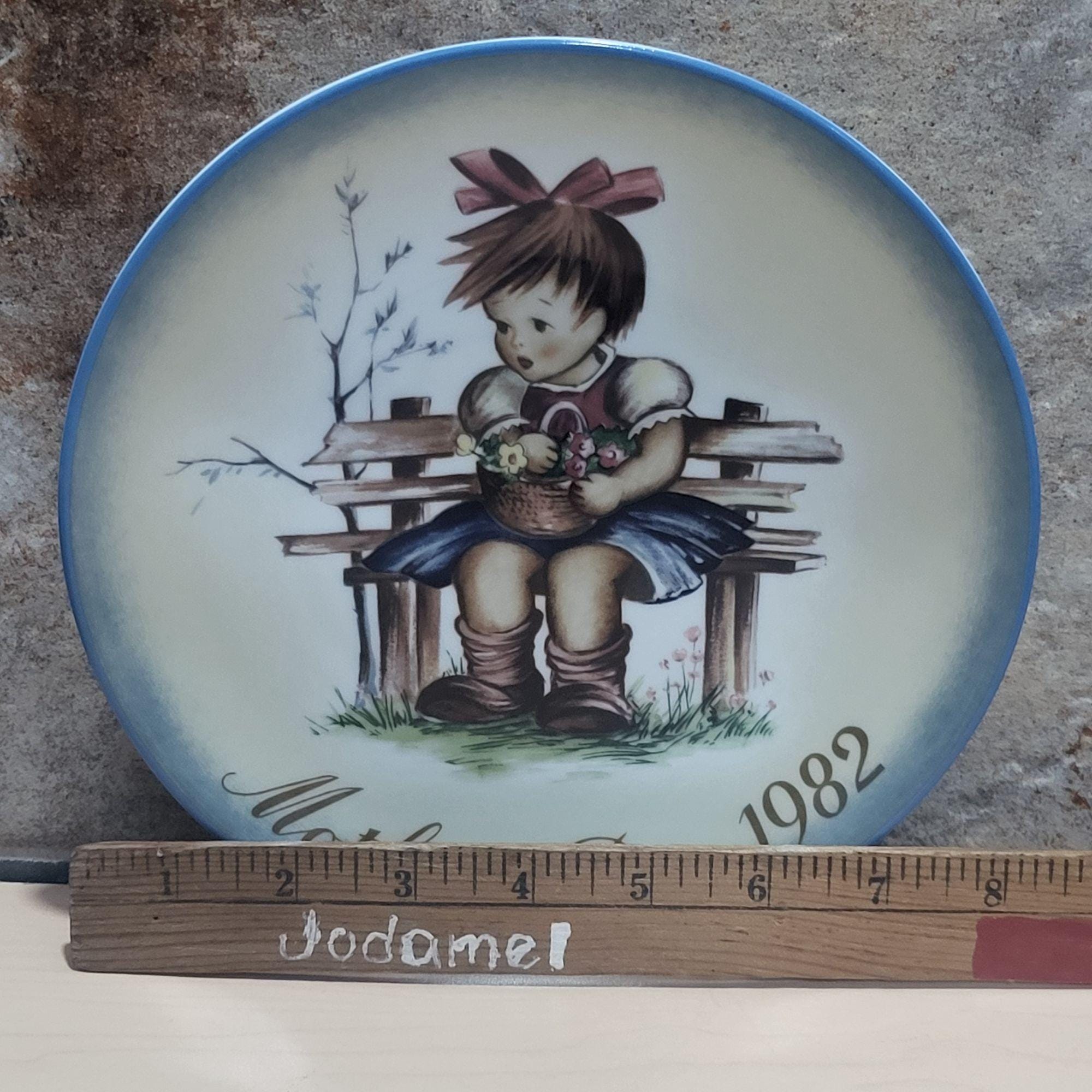 H&Rダニエル　メイフラワー　サービスプレート Schmid Hummel Mothers Day 1982 the Flower Basket Decorative Wall