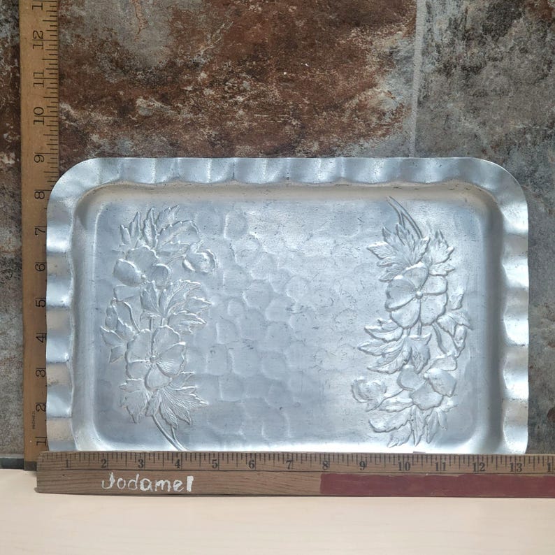 JodamelTreasures Hammered Aluminum Serving Tray - Thumbnail 2