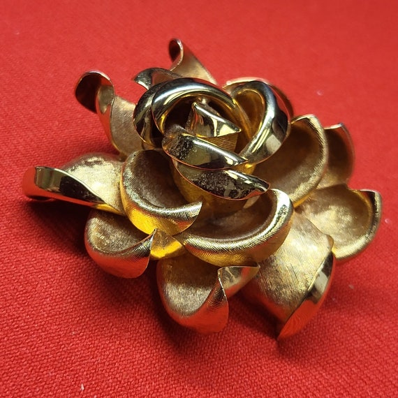 Vintage Golden Rose Flower Brooch - image 7