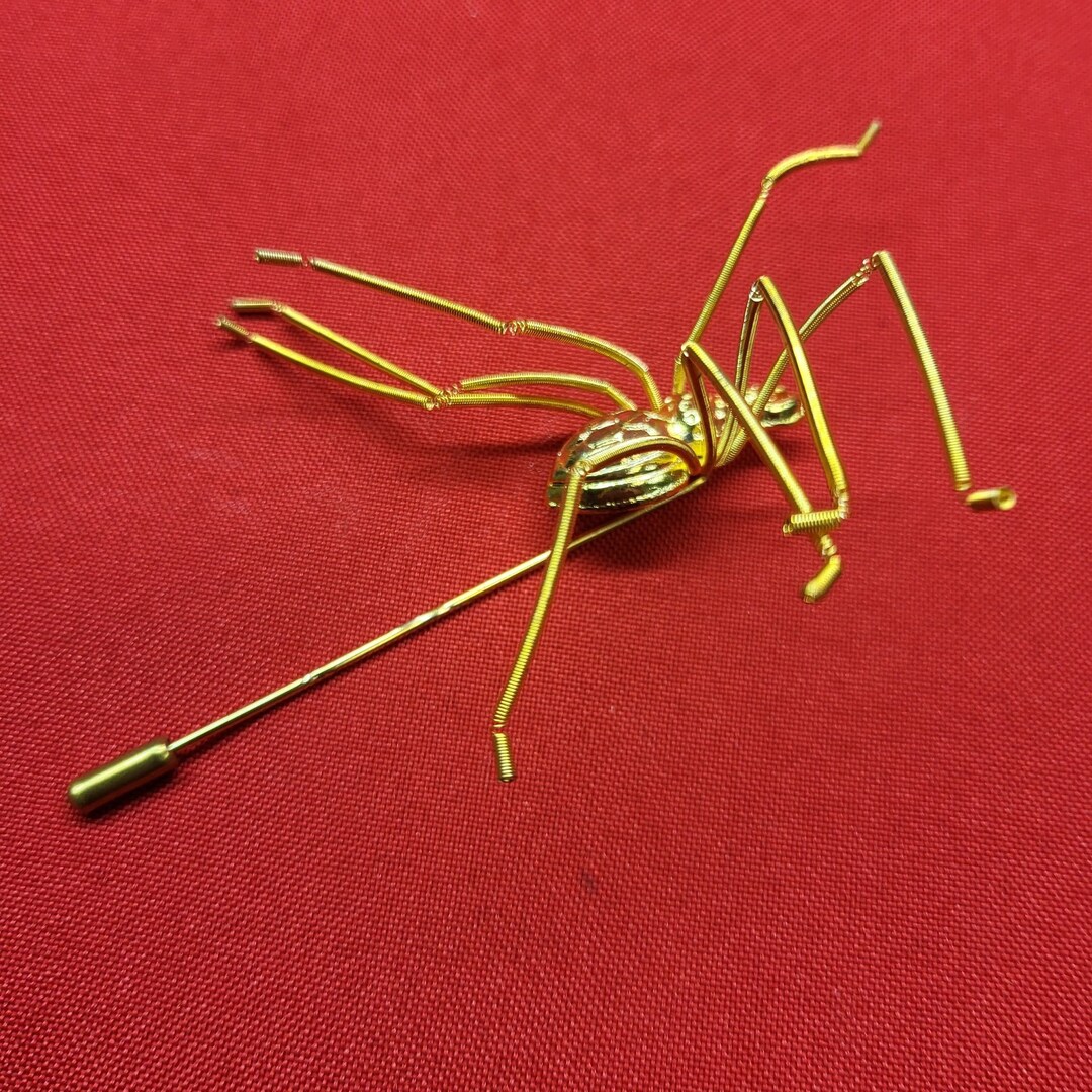 VTG Gold Plated Spider Mother Longlegs Tie Scarf Stick Pin Lapel