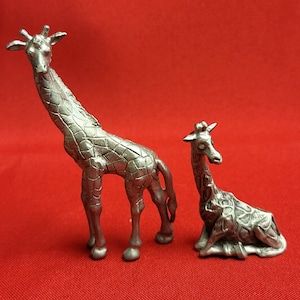 Vintage Spoontiques 1997 Standing Giraffe & Hudson 1981 Sitting Giraffe Pewter Miniature Set of 2