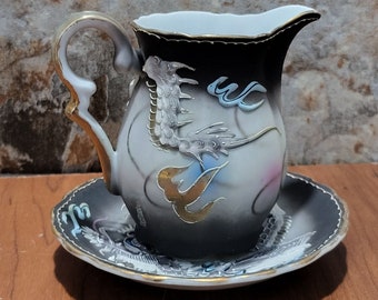 Vintage japanische Dragonware Moriage Porzellan Milchkännchen und Untertasse