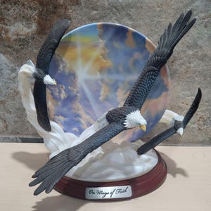 Bradford Exchange Eagle Sculpture: Wings of Faith 3D Plate, Wood Base