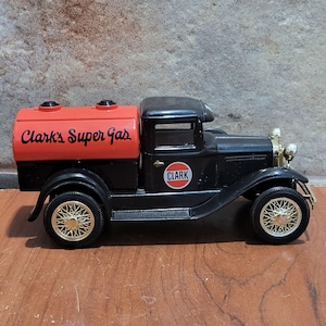 Ford 1930s  Model A Tanker Clark Lockable Metal Vehicle Coin Bank 1:25 Diecast
