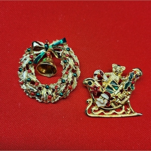 Christmas Pins Brooch Set of 2 Christmas Sleigh & Wreath Pin