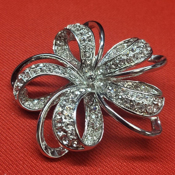 Monet  Silver Tone Clear Rhinestone Bow Flower Br… - image 6